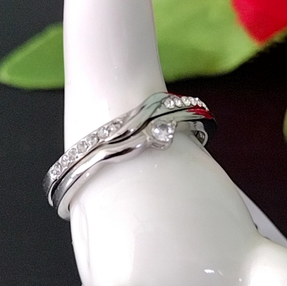 Dainty Stacking Bridal Ring Set Stainless Steel Hypoallergenic - Picture 10 of 11